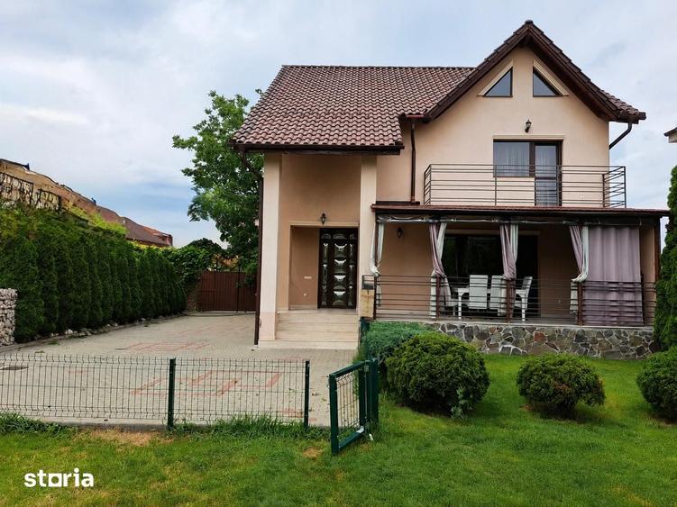 Casă cu 5 camere cu Teren 311 Mp în Tilișca