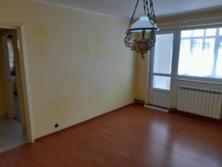 Apartament cu 3 camere semidecomandat în Rădăuți