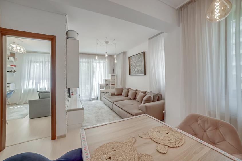 Apartament cu 4 camere decomandat, mobilat în Sisești
