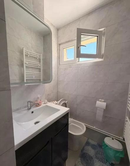 Apartament cu 2 camere semidecomandat în Filiași