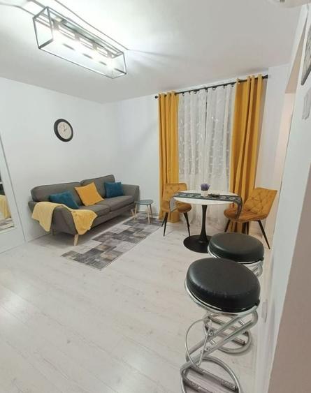 Apartament cu 3 camere semidecomandat, mobilat în Gheorgheni