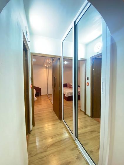 Apartament cu 3 camere semidecomandat, mobilat în Găvana