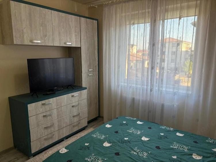 Apartament cu 3 camere semidecomandat în Braytim