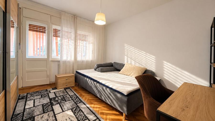 Apartament cu 3 camere decomandat în Bălcescu