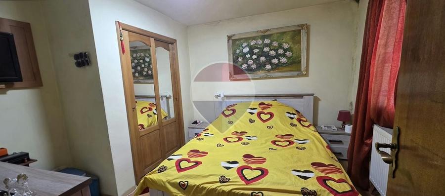 Casă individuală cu 5 camere cu Teren 1682 Mp în Lucieni