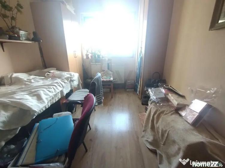 Apartament cu 3 camere decomandat în Titulescu