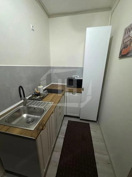 Garsonieră decomandată în Borhanci