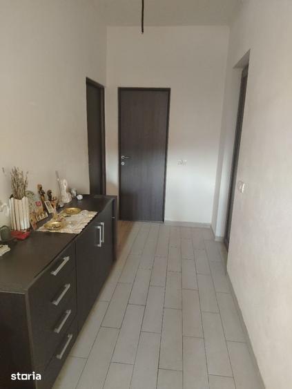 Apartament cu 3 camere în Moșnița Nouă