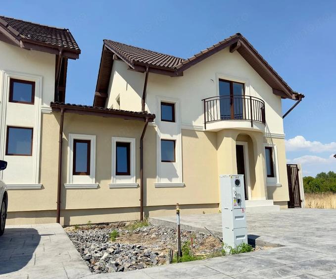 Casă cu 4 camere cu Teren 357 Mp în Covaci