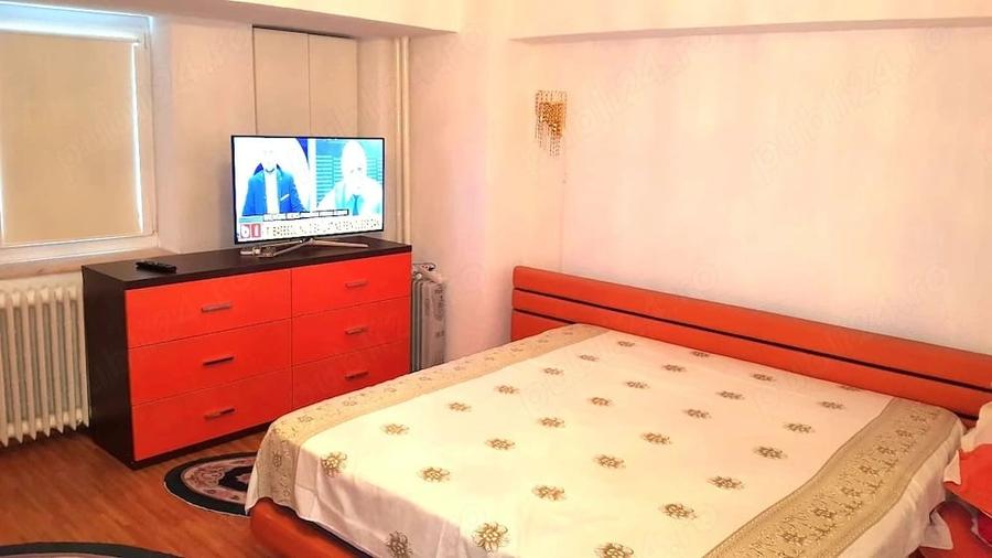 Apartament cu 5 camere decomandat în Unirii