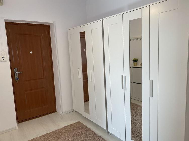 Apartament cu 2 camere decomandat în 13 Septembrie