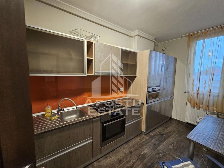 Apartament cu 3 camere decomandat, mobilat în Podgoria