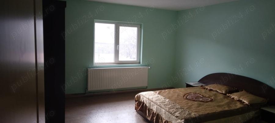 Casă cu 5 camere cu Teren 1000 Mp în Central