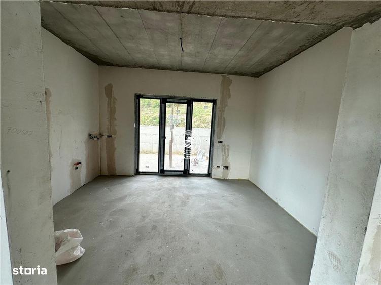 Casă cu 4 camere cu Teren 400 Mp în Tomești