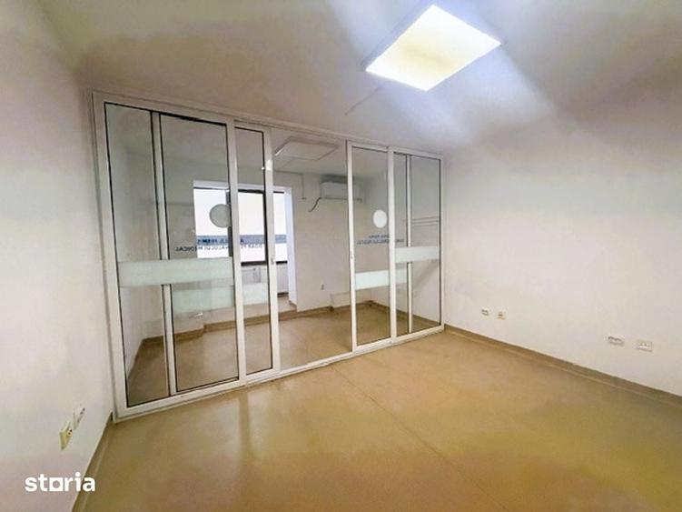 Spațiu comercial, de 62 mp, în Central