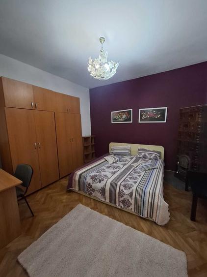 Apartament cu 3 camere semidecomandat în Complex Studențesc