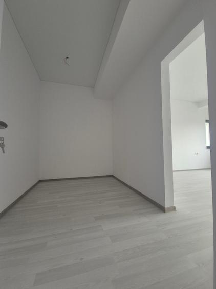 Casa 5 Camere,  Curte, Loc de Parcare,Terasa Circulabila - 9