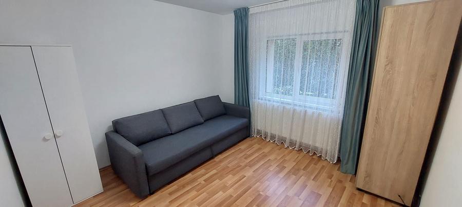 Apartament cu 3 camere decomandat în Drumul Carului