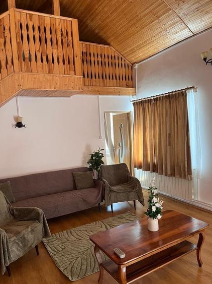 Casă cu 4 camere cu Teren 2000 Mp în Mârzănești