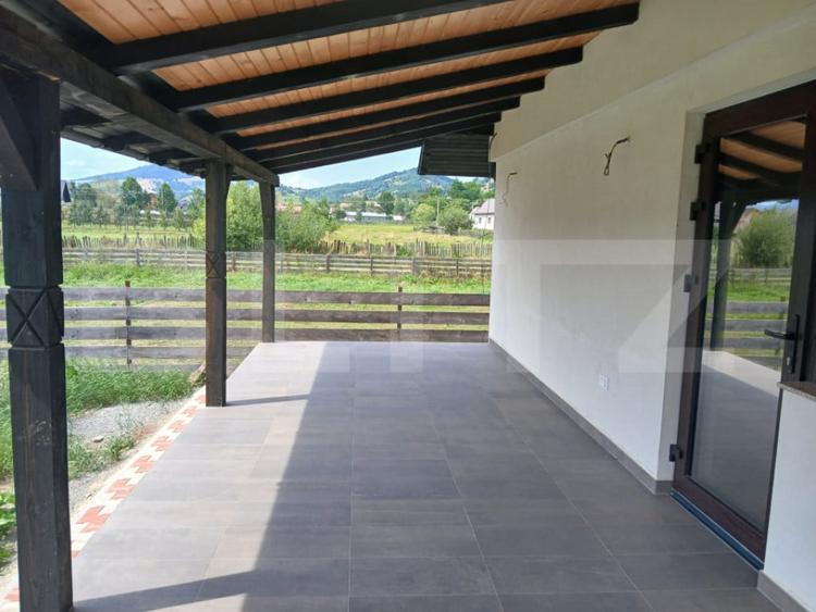 Casă cu 5 camere cu Teren 1675 Mp în Mănăstirea Humorului