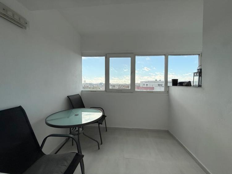 Apartament cu 3 camere semidecomandat, mobilat în 1 Mai
