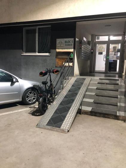 Garsonieră în Roșu