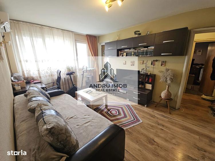 Apartament cu 3 camere semidecomandat în Dristor