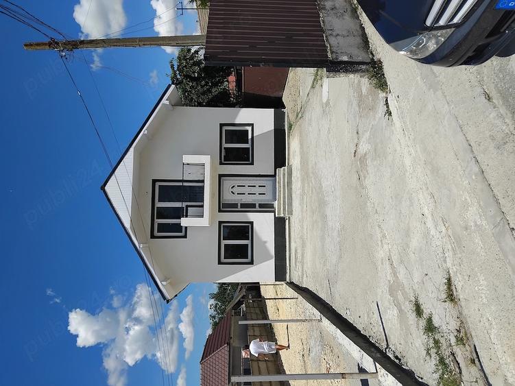 Casă cu Teren 240 Mp în Lumina