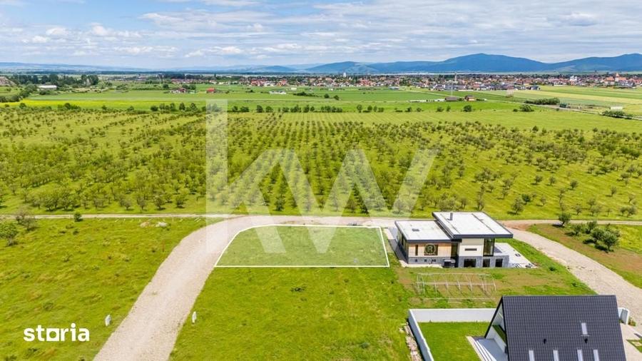 Teren de 760 mp, în Vulcan