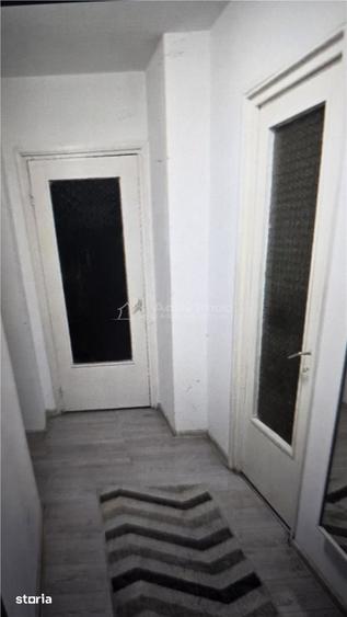 Apartament cu 4 camere decomandat în Bordei