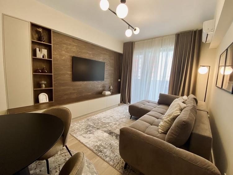 Apartament cu 3 camere decomandat în Exterior Vest