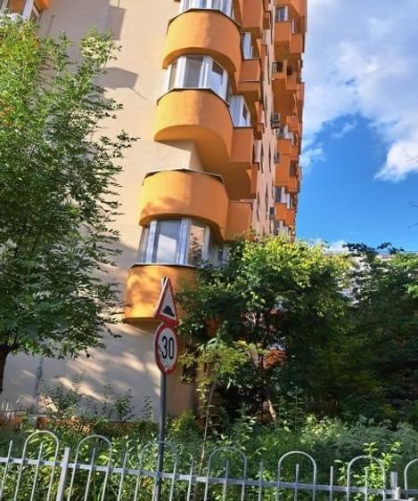 Apartament cu 3 camere decomandat, mobilat în Nerva Traian