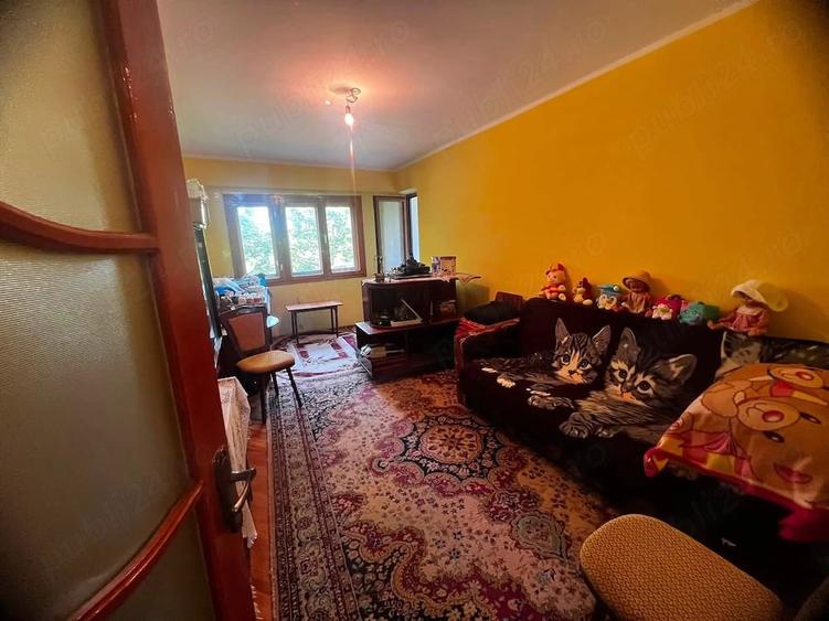 Apartament cu 3 camere decomandat în Micro 38