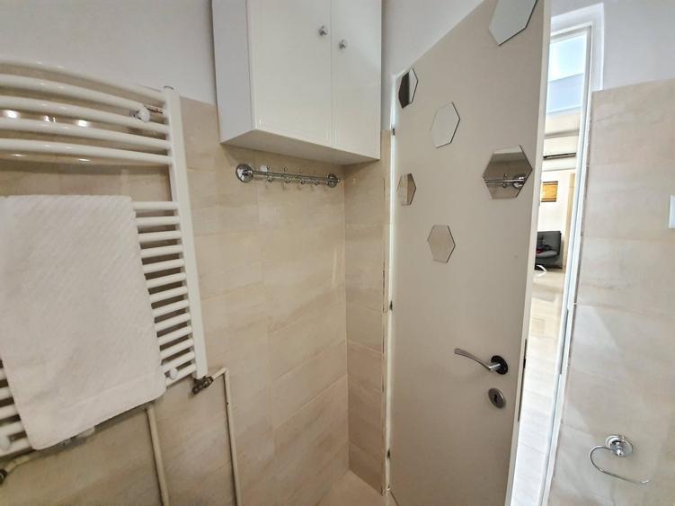 Apartament cu 2 camere decomandat, mobilat în Ultracentral
