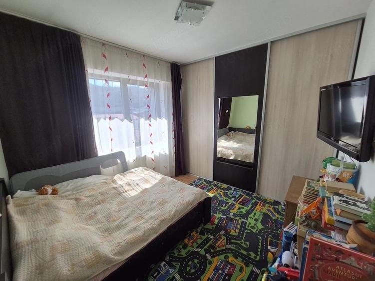 Apartament cu 3 camere decomandat în Florești