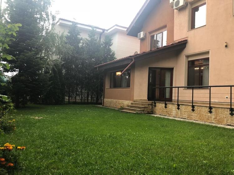 Casă cu 6 camere cu Canalizare în Iancu Nicolae