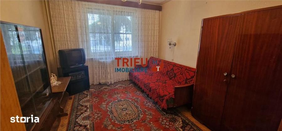Apartament cu 3 camere decomandat în Lipoveni