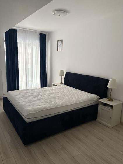Apartament cu 3 camere decomandat în Drumul Taberei