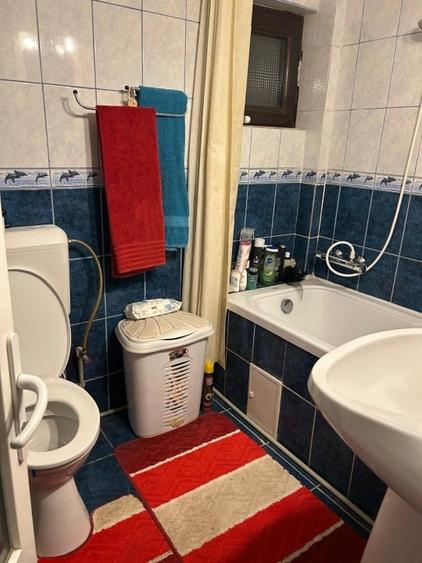 Casă individuală cu 5 camere cu Canalizare în Central