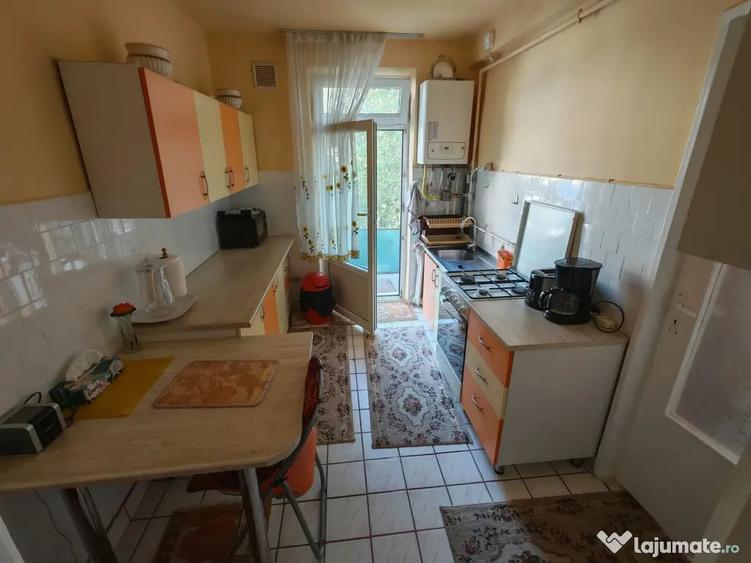 Apartament cu 3 camere decomandat în Ultracentral