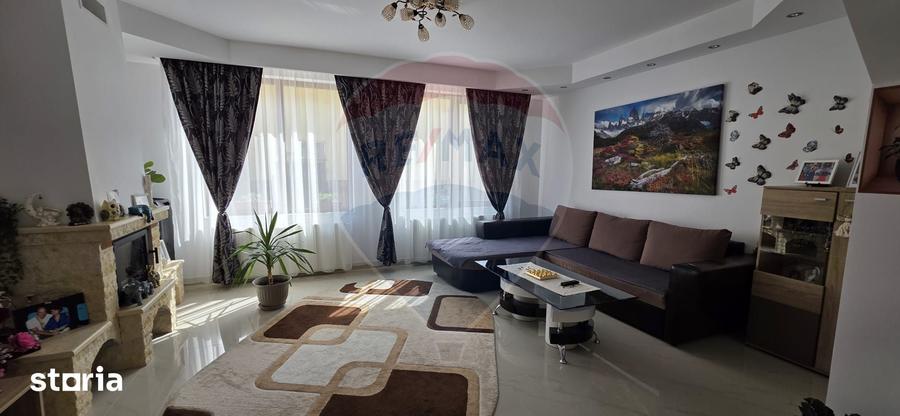 Casă cu 6 camere cu Teren 721 Mp în Crevedia