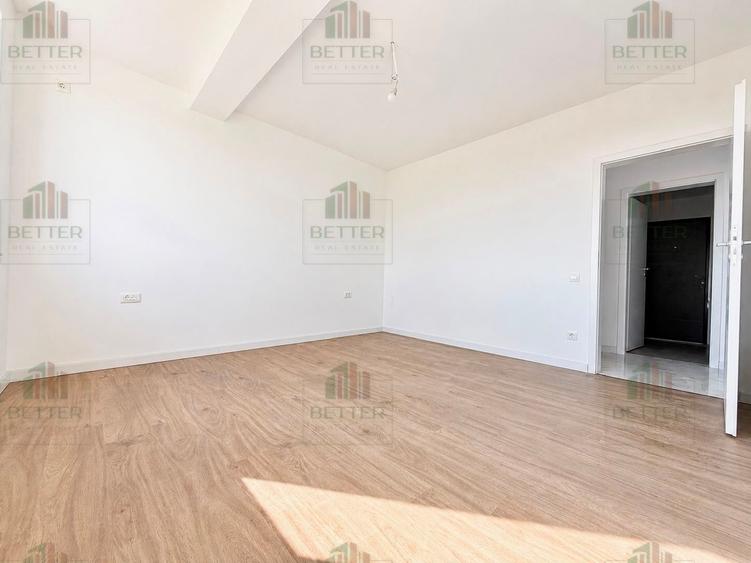 Penthouse cu 3 camere semidecomandat în Metalurgiei