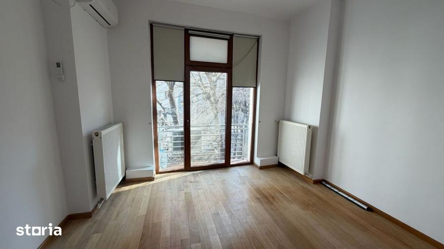 Apartament cu 6 camere semidecomandat în Cișmigiu