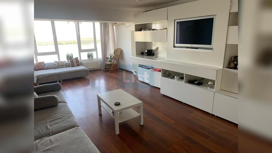 Apartament cu 3 camere decomandat în Faleză