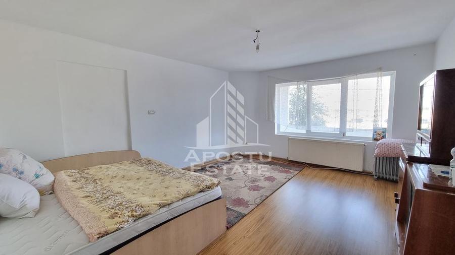 Casă cu 5 camere cu Teren 200 Mp în Mehala