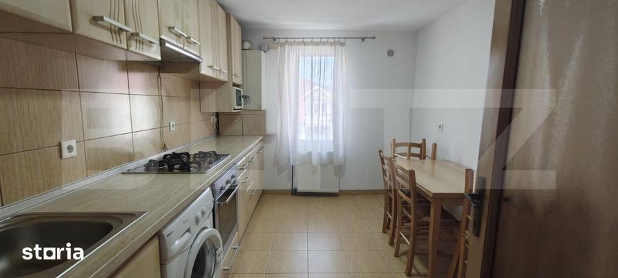 Apartament cu 3 camere în Cetate