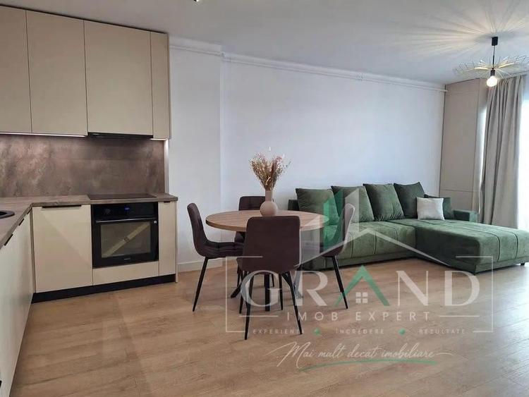 Apartament cu 2 camere semidecomandat, mobilat în Florești