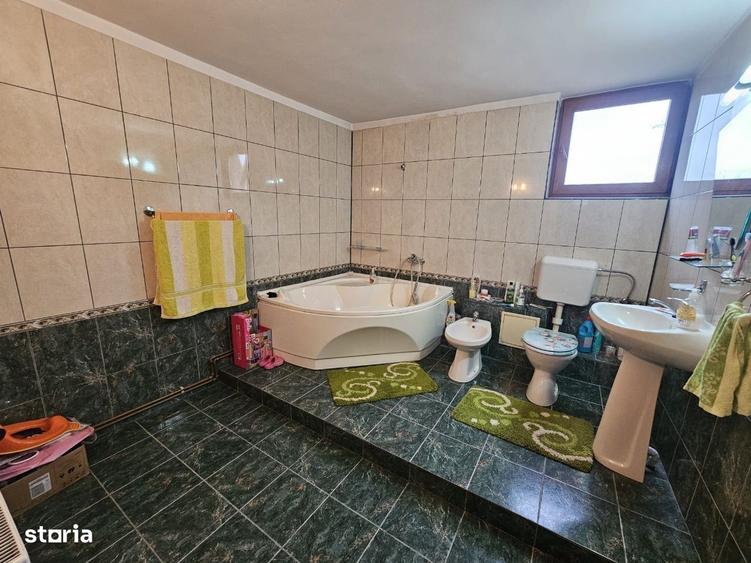 Casă cu 4 camere cu Teren 650 Mp în Curtea de Argeș