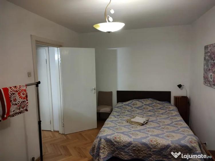 Apartament cu 3 camere semidecomandat, mobilat în Tătărași
