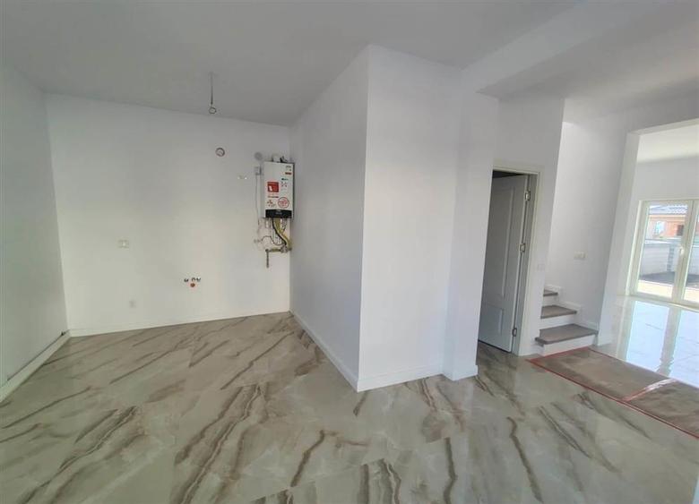 Casă individuală cu 4 camere cu Canalizare în Burdujeni